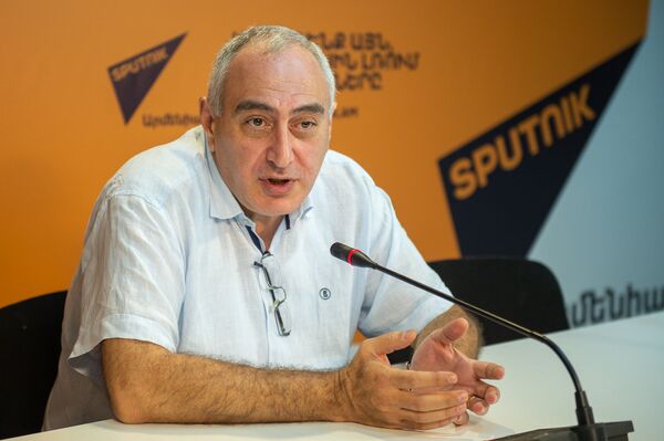 Кто не захочет учиться, вылетит как пробка от шампанского: каким будет год для Армении Кто не захочет учиться, вылетит как пробка от шампанского: каким будет год для Армении - Sputnik Армения