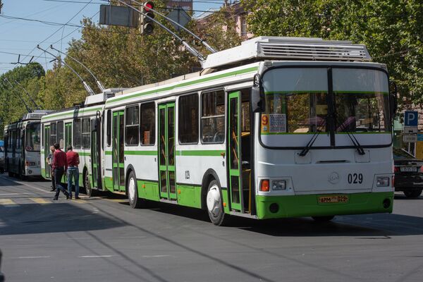 От конки до метро — чего натерпелись многострадальные пассажиры в Ереване От конки до метро — чего натерпелись многострадальные пассажиры в Ереване - Sputnik Армения