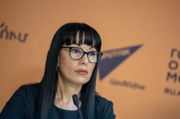 Наира Зограбян на пресс-конференции (15 сентября 2018). Еревaн Наира Зограбян на пресс-конференции (15 сентября 2018). Еревaн - Sputnik Армения
