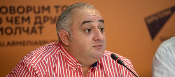 Петрос Казарян на пресс-конференции (15 сентября 2018). Еревaн Петрос Казарян на пресс-конференции (15 сентября 2018). Еревaн - Sputnik Արմենիա