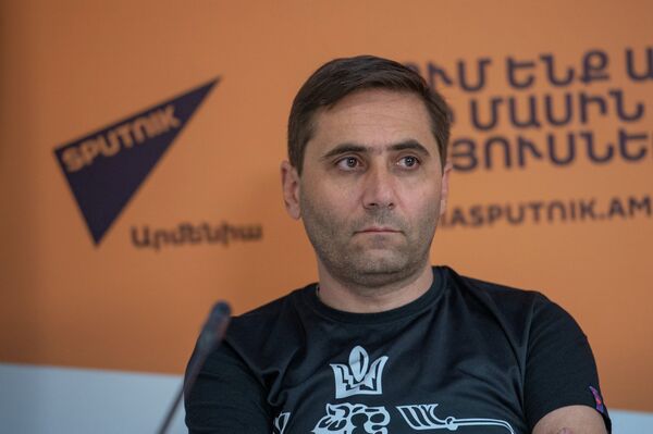 Айк Марутян сократил число своих советников и помощников Айк Марутян сократил число своих советников и помощников - Sputnik Армения