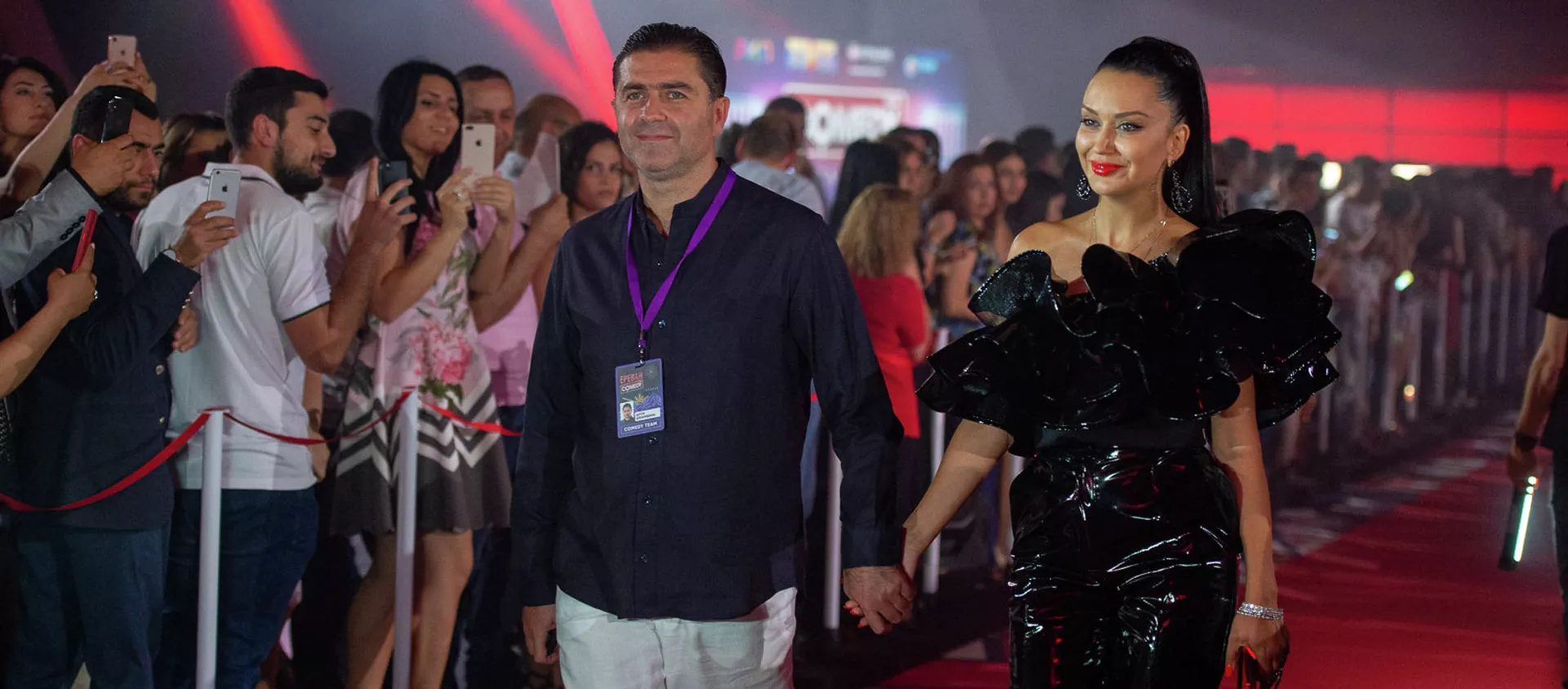 Основатель Comedy Club Production Артур Джанибекян с супругой Элиной Джанибекян на красной дорожке (15 сентября 2018). Еревaн - Sputnik Армения, 1920, 22.01.2021