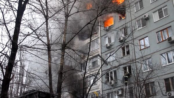 СПУТНИК_Работа пожарных и спасателей на месте взрыва газа в жилом доме в Волгограде - Sputnik Армения
