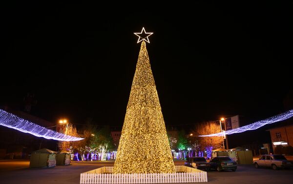 Главная елка города Масис - Sputnik Армения