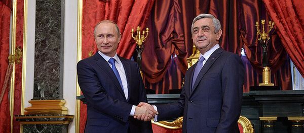 Президенты Армении и России Серж Саргсян и Владимир Путин на саммите ОДКБ в Москве Президенты Армении и России Серж Саргсян и Владимир Путин на саммите ОДКБ в Москве - Sputnik Армения