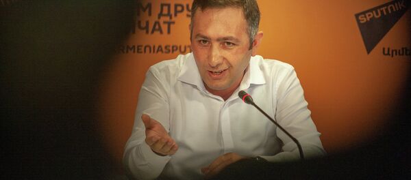 Севак Акопян на пресс-конференции по теме Что произошло в редакции издания Yerevan today Севак Акопян на пресс-конференции по теме Что произошло в редакции издания Yerevan today - Sputnik Армения