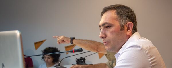 Севак Акопян на пресс-конференции по теме Что произошло в редакции издания Yerevan today - Sputnik Արմենիա