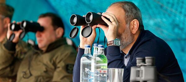 Рабочий визит премьер-министра Армении Никола Пашиняна в Карабах (18 сентября 2018). - Sputnik Армения