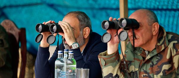 Рабочий визит премьер-министра Армении Никола Пашиняна в Карабах (18 сентября 2018). - Sputnik Армения