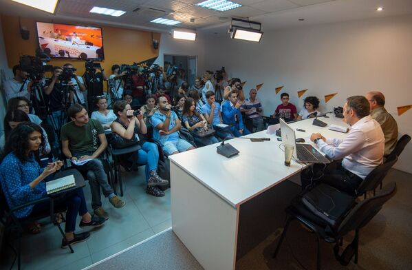 Пресс-конференция по теме Что произошло в редакции издания Yerevan today - Sputnik Армения