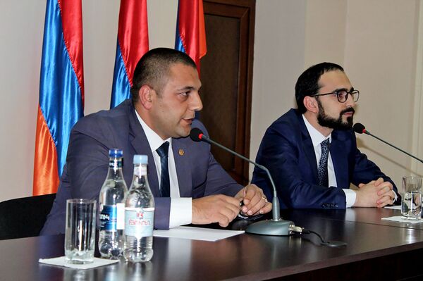 Рабочий визит вице-премьера Тиграна Авиняна в Ширакскую область (19 сентября 2018). Гюмри Рабочий визит вице-премьера Тиграна Авиняна в Ширакскую область (19 сентября 2018). Гюмри - Sputnik Արմենիա