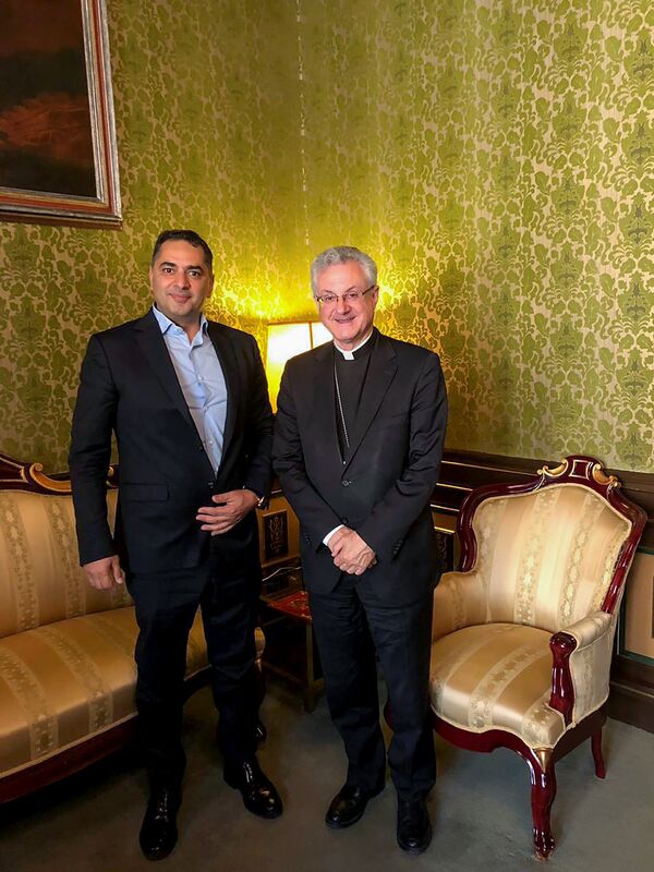 Встреча почетного консула Армении в Андорре Ара Багдасаряна с главой государства - Sputnik Армения