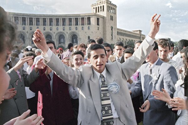 Третья республика выдержала испытание: Армения празднует 28-летие независимости Третья республика выдержала испытание: Армения празднует 28-летие независимости - Sputnik Армения