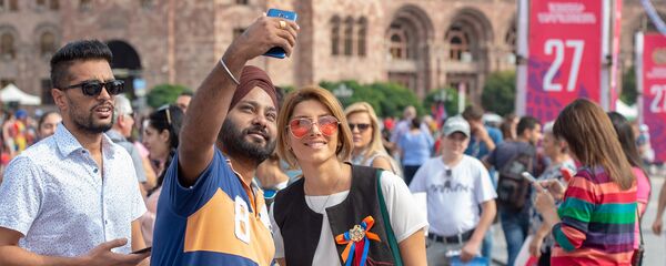 Софи Мхеян на Часе селфи в День независимости Армении (21 сентября 2018) - Sputnik Армения