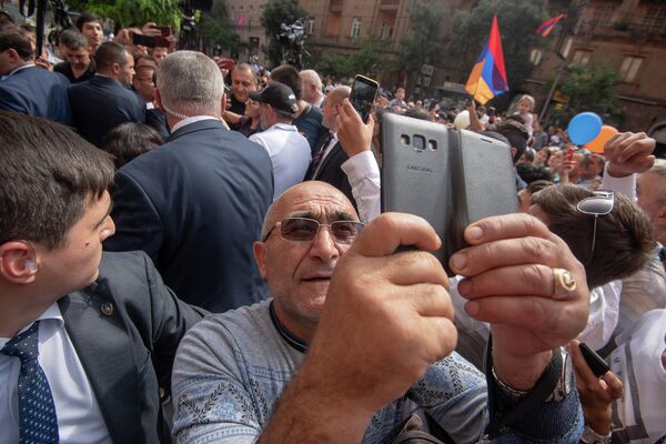 Час селфи в день независимости Армении (21 сентября 2018). Еревaн - Sputnik Արմենիա