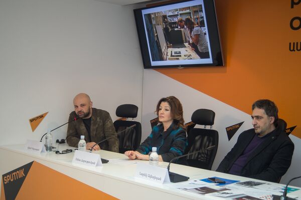 Председатель организации Диалог Культур Сона Арутюнян, Арт-критик и куратор Виген Галстян, Художник Нарек Аветисян Председатель организации Диалог Культур Сона Арутюнян, Арт-критик и куратор Виген Галстян, Художник Нарек Аветисян - Sputnik Արմենիա