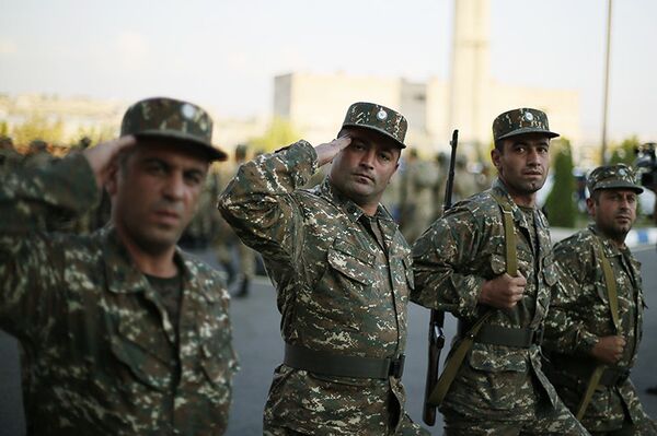 Смена сил полиции для выхода на боевые позиции - Sputnik Արմենիա