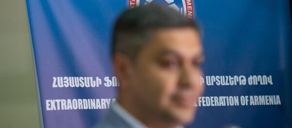 Артур Ванецян на внеочередном собрании Федерации футбола Армении (ФФА) - Sputnik Армения