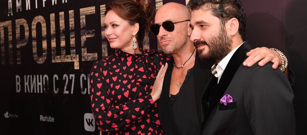 Актриса Ирина Безрукова, актер Дмитрий Нагиев и режиссер Сарик Андреасян на премьере фильма Непрощенный (20 сентября 2018). Москвa - Sputnik Армения