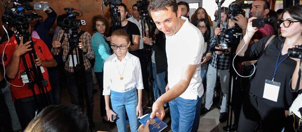 Айк Марутян на выборах совета старейшин Еревана (23 сентября 2018). Еревaн Айк Марутян на выборах совета старейшин Еревана (23 сентября 2018). Еревaн - Sputnik Армения