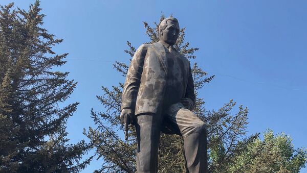 Памятник Согомону Тейлеряну в Маралике - Sputnik Արմենիա