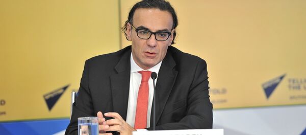 Главный советник премьер-министра Армении Арсен Гаспарян во время телемоста Москва-Ереван-Минск-Астана (25 сентября 2018). Москвa Главный советник премьер-министра Армении Арсен Гаспарян во время телемоста Москва-Ереван-Минск-Астана (25 сентября 2018). Москвa - Sputnik Армения