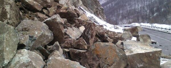 Камнепад на дороге Камнепад на дороге - Sputnik Արմենիա