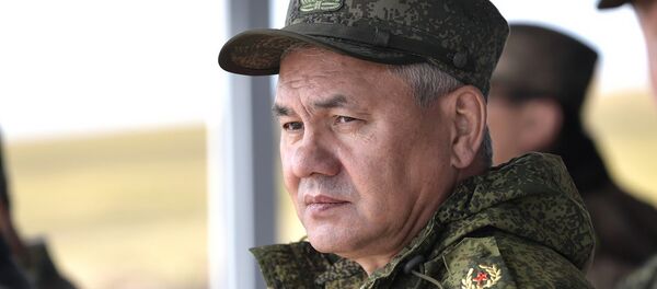 Министр обороны России Сергей Шойгу наблюдает за маневрами «Восток-2018» (13 сентября 2018). Забайкальский край - Sputnik Արմենիա