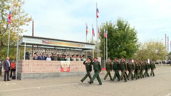 18-ая годовщина совместного группирования ВС РА и ВС РФ (27 сентября 2018). Гюмри 18-ая годовщина совместного группирования ВС РА и ВС РФ (27 сентября 2018). Гюмри - Sputnik Армения