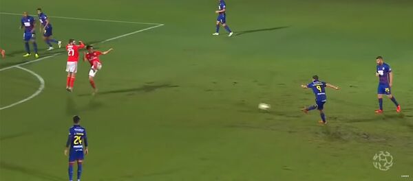 Первый гол Геворга Казаряна в ворота Бенефики Первый гол Геворга Казаряна в ворота Бенефики - Sputnik Армения