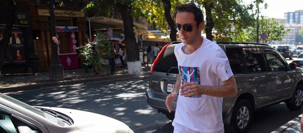 Айк Марутян на пробежке по городу - Sputnik Արմենիա