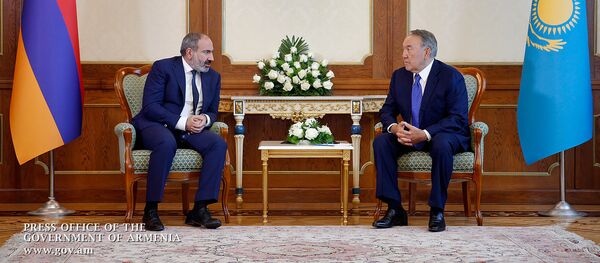 Встреча премьер-министра Армении Никола Пашиняна и президента Казахстана Нурсултана Назарбаева (28 сентября 2018). Душанбе Встреча премьер-министра Армении Никола Пашиняна и президента Казахстана Нурсултана Назарбаева (28 сентября 2018). Душанбе - Sputnik Արմենիա