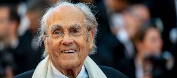 Мишель Легран на красной дорожке Каннского международного кинофестиваля (17 мая 2017). Канны - Sputnik Армения