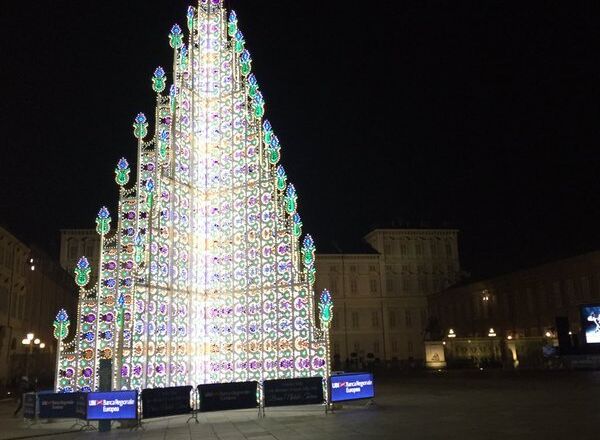 Новогодняя елка в Турине - Sputnik Армения