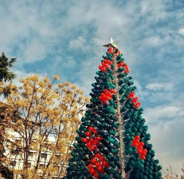 Новогодняя елка в Албании - Sputnik Армения