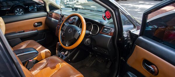 Праворульный автомобиль Праворульный автомобиль - Sputnik Արմենիա