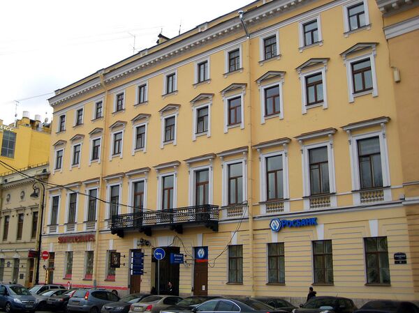 Доходный дом Семена Семеновича Абамелек-Лазарева. Дом, в котором в 1888-1889 гг. жил художник Валентин Серов - Sputnik Армения