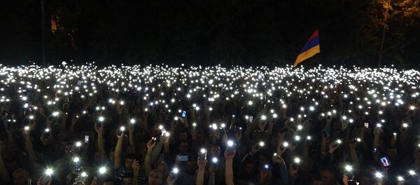 Ի՞նչ էր կատարվում հոկտեմբերի 2-ին Ազգային ժողովի բակում Ի՞նչ էր կատարվում հոկտեմբերի 2-ին Ազգային ժողովի բակում - Sputnik Արմենիա