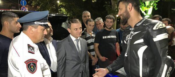 Начальник полиции Валерий Осипян встретился с байкерами (3 октября 2018). Еревaн - Sputnik Армения