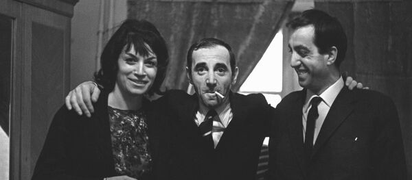 Французский певец и композитор Шарль Азнавур - Sputnik Армения