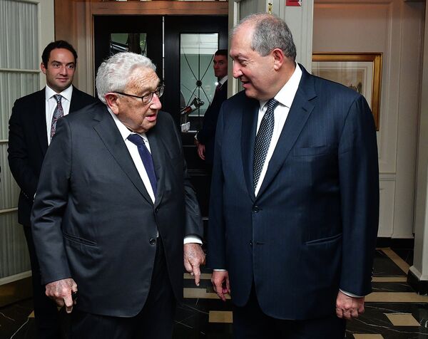  Армен Саркисян и Генри Киссинджер - Sputnik Армения