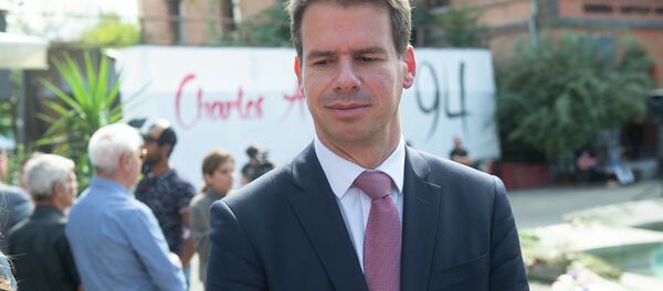 Чрезвычайный и полномочный посол Франции в Армении Джонатан Лакот на церемонии прощания с Шарлем Азнавуром (5 октября 2018). Ереван - Sputnik Արմենիա