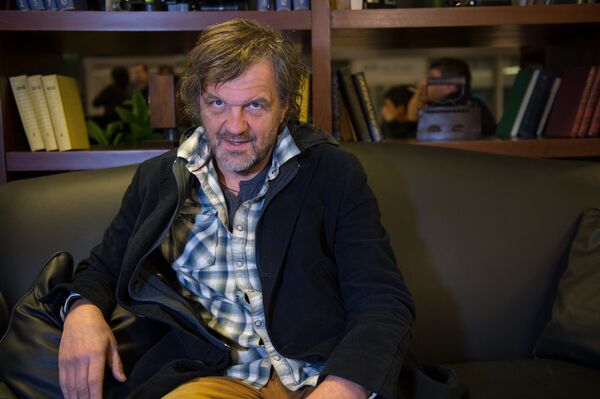 Он имеет свою позицию по поводу признания геноцида, о чем неоднократно заявлял даже в самой Турции. Более того, он несколько раз призывал власти Турции принять факт Геноцида Он имеет свою позицию по поводу признания геноцида, о чем неоднократно заявлял даже в самой Турции. Более того, он несколько раз призывал власти Турции принять факт Геноцида - Sputnik Армения