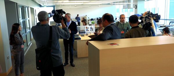 Представителям российских СМИ показали лабораторию Лугара Представителям российских СМИ показали лабораторию Лугара - Sputnik Армения