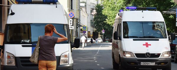 Автомобили скорой помощи и полиции на улице Москвы. - Sputnik Արմենիա