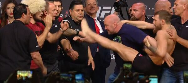 Макгрегор попытался уарить Нурмагомедова на церемонии взвешивания - Sputnik Армения