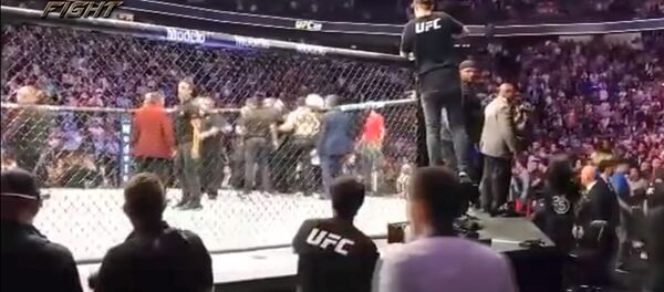 Драка Конора и Хабиба после боя - Sputnik Армения