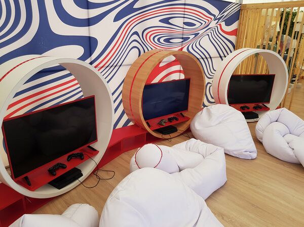 Павильон Франции  открылся в городке Франкофонии на площади Свободы в Ереване. - Sputnik Армения