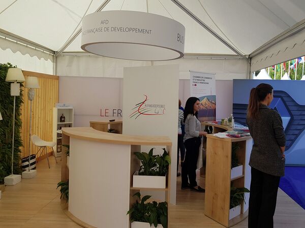 Павильон Франции  открылся в городке Франкофонии на площади Свободы в Ереване. - Sputnik Армения