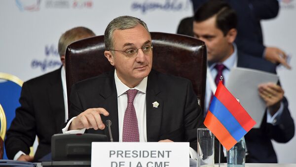 Министр иностранных дел Армении Зограб Мнацаканян на саммите Франкофонии (8 октября 2018). Еревaн - Sputnik Армения